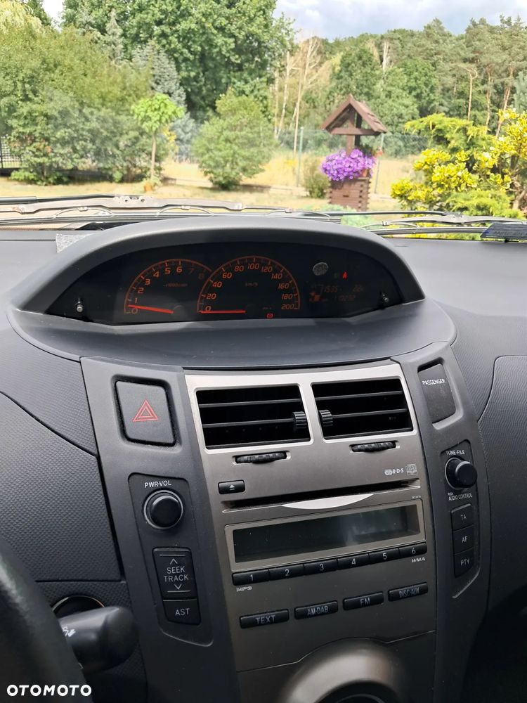 Toyota Yaris 1.33 Dynamic - 8