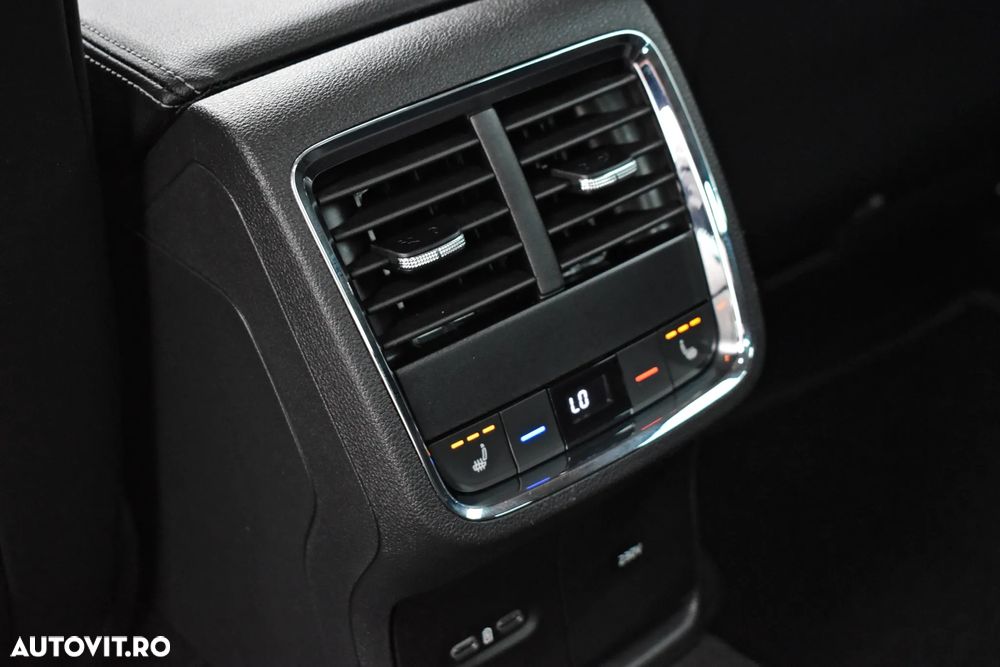 Skoda Octavia 2.0 TDI DSG First Edition - 38