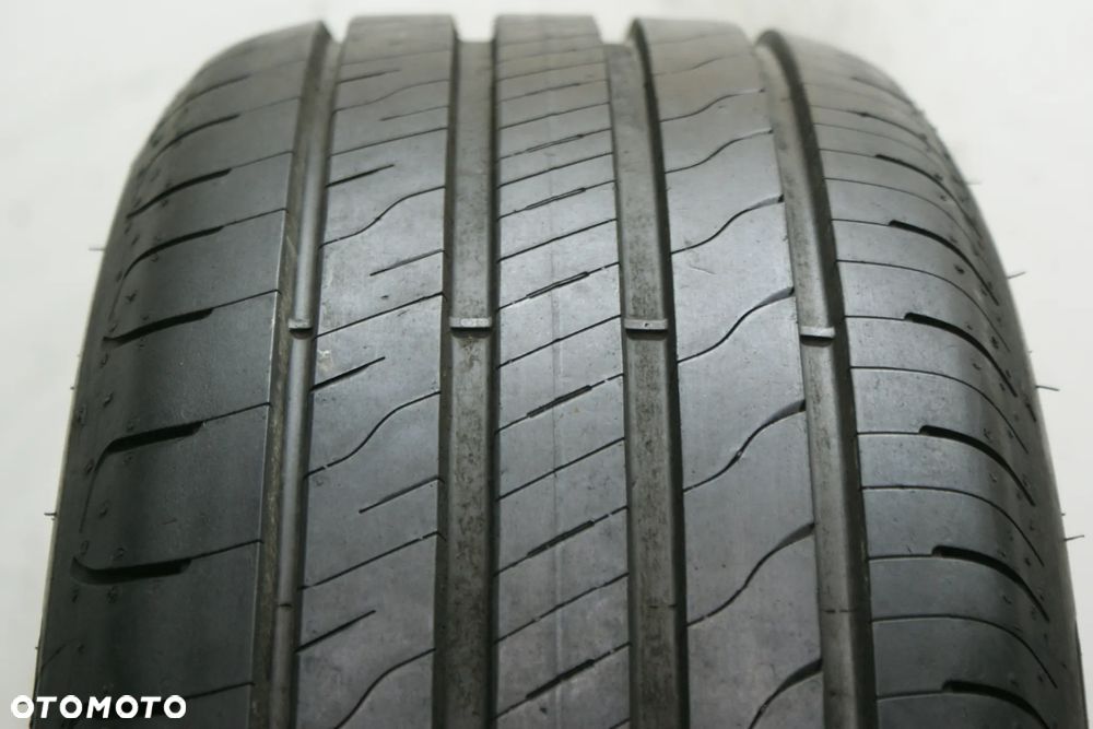235/55R18 Goodyear EfficientGrip 2 SUV , 2022r 7,9mm