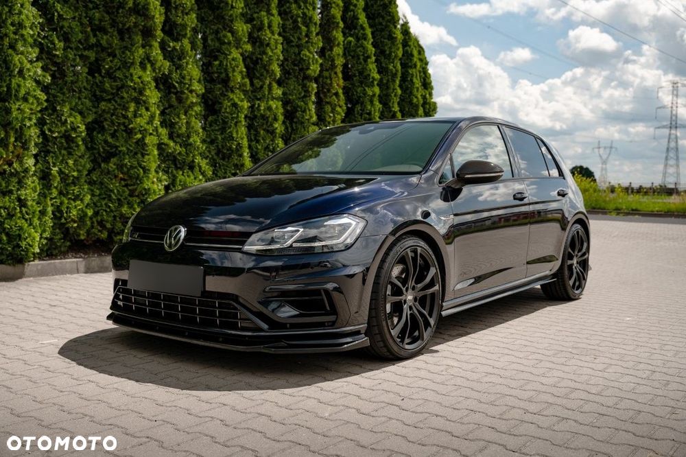 Volkswagen Golf - 1