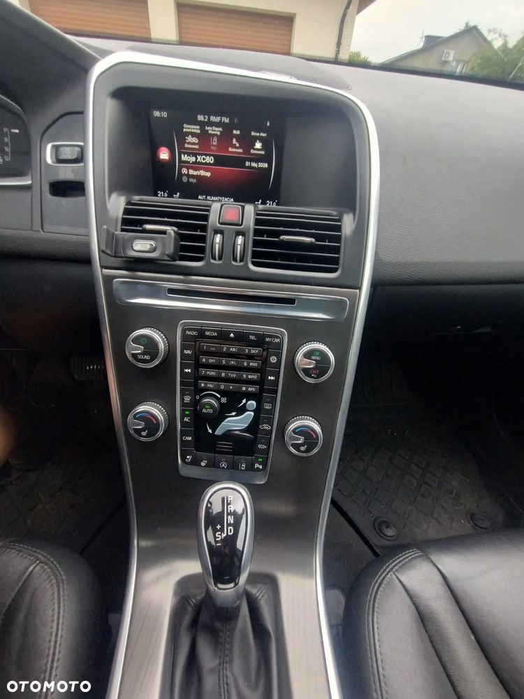 Volvo XC 60 T5 Drive-E Momentum - 11