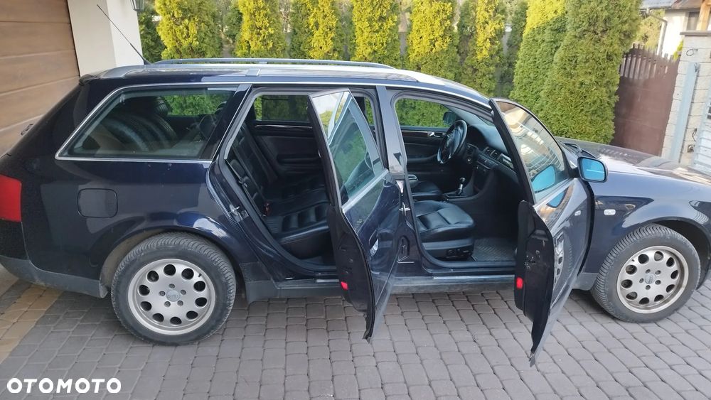 Audi A6 Avant 2.4 - 5