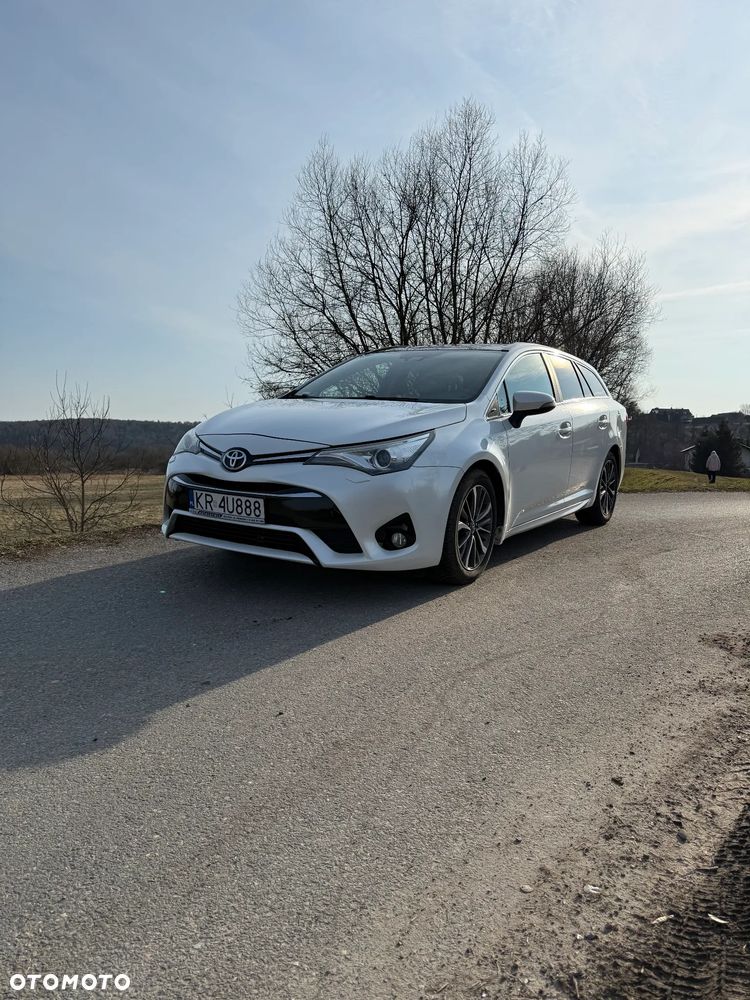 Toyota Avensis 2.0 D-4D Premium - 5