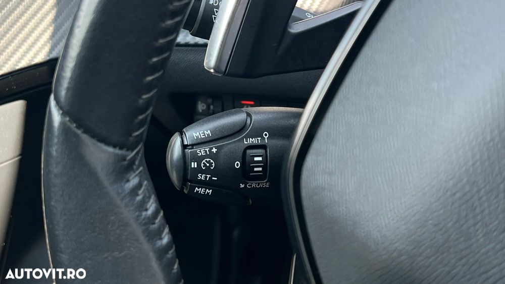 Peugeot 2008 PureTech 130 EAT8 Allure - 20