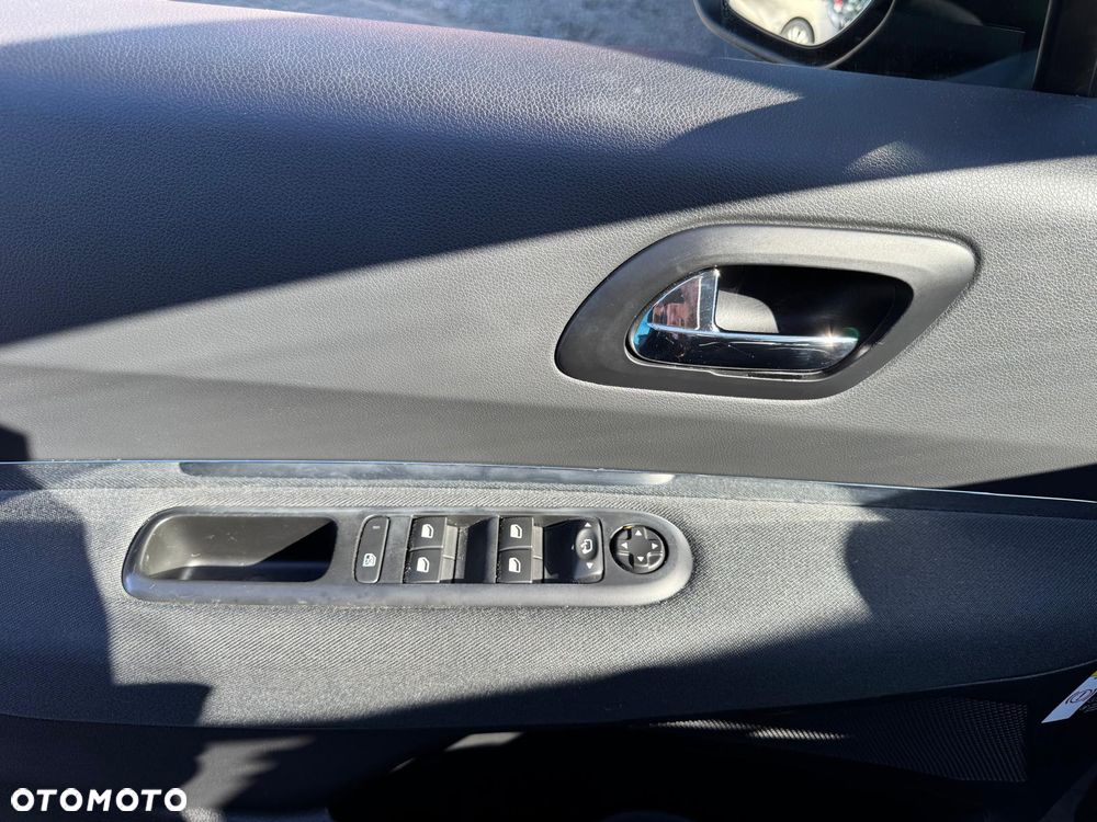 Peugeot 3008 1.6 BlueHDi Style S&S - 18