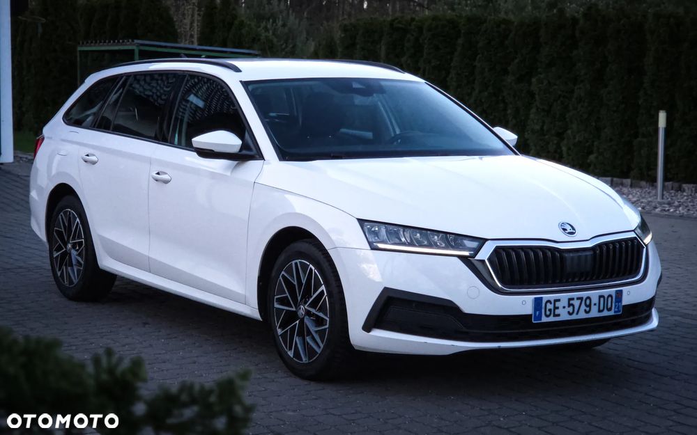 Skoda Octavia 2.0 TDI DSG Edition - 3