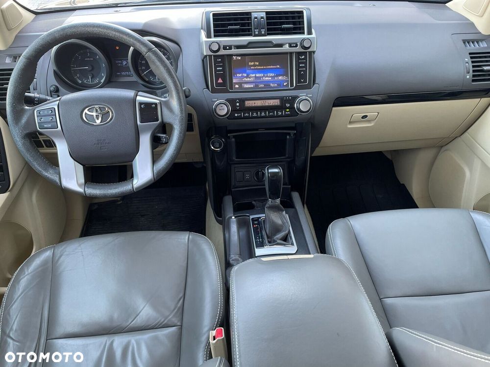 Toyota Land Cruiser - 10