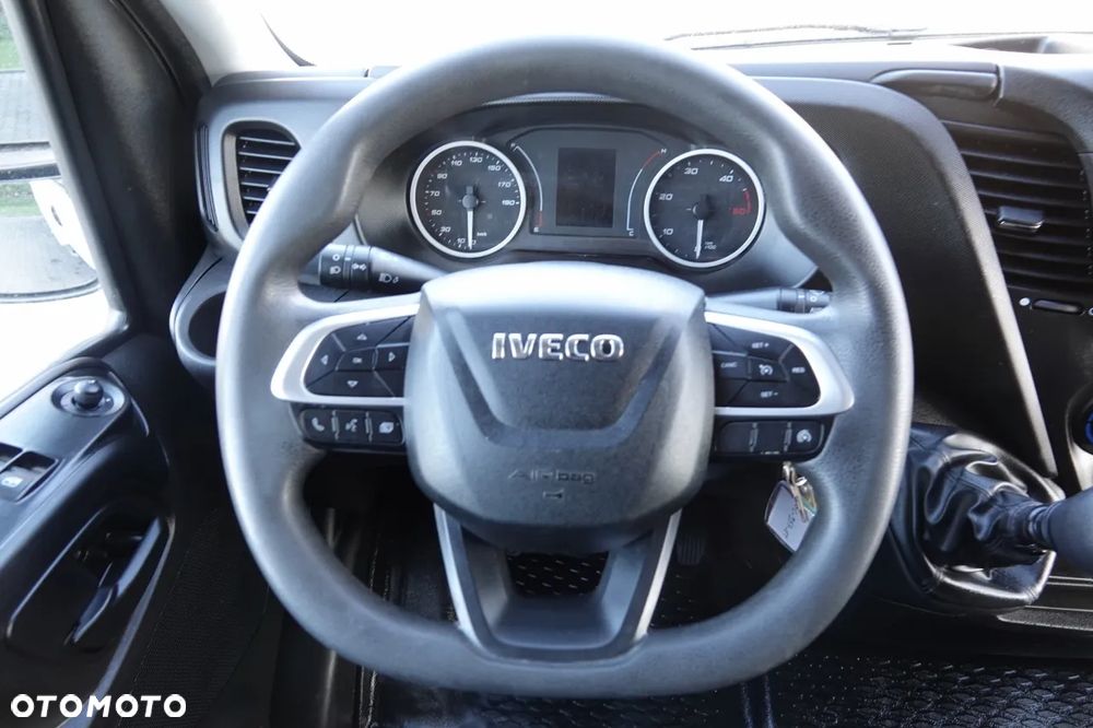 Iveco DAILY 35-160 / 3.0 D / KONTENER 4,3 M / WINDA 750 kg  / BLIŹNIAK   DMC: 3500 KG /  2021 / SPROWADZONY - 29