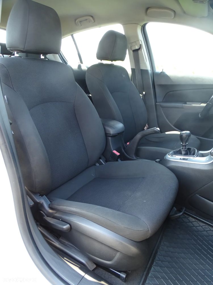 Chevrolet Cruze 1.7TD LT+ - 24