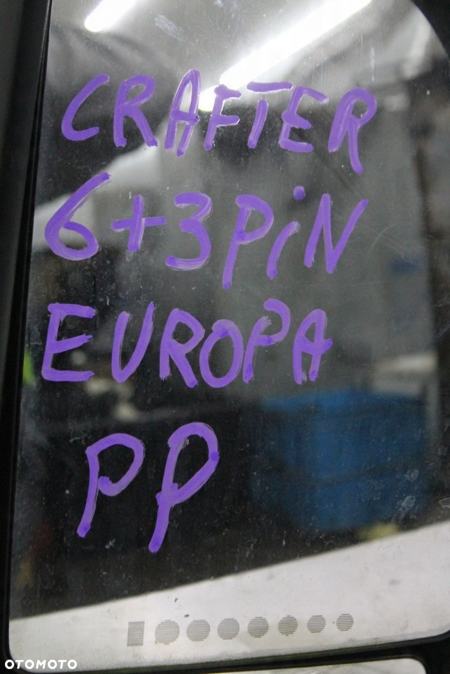 LUSTERKO PRAWE 9PIN VW CRAFTER I 06-11 EU - 2