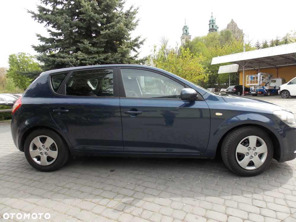 Kia Ceed 1.4 CVVT ISG Spirit - 10