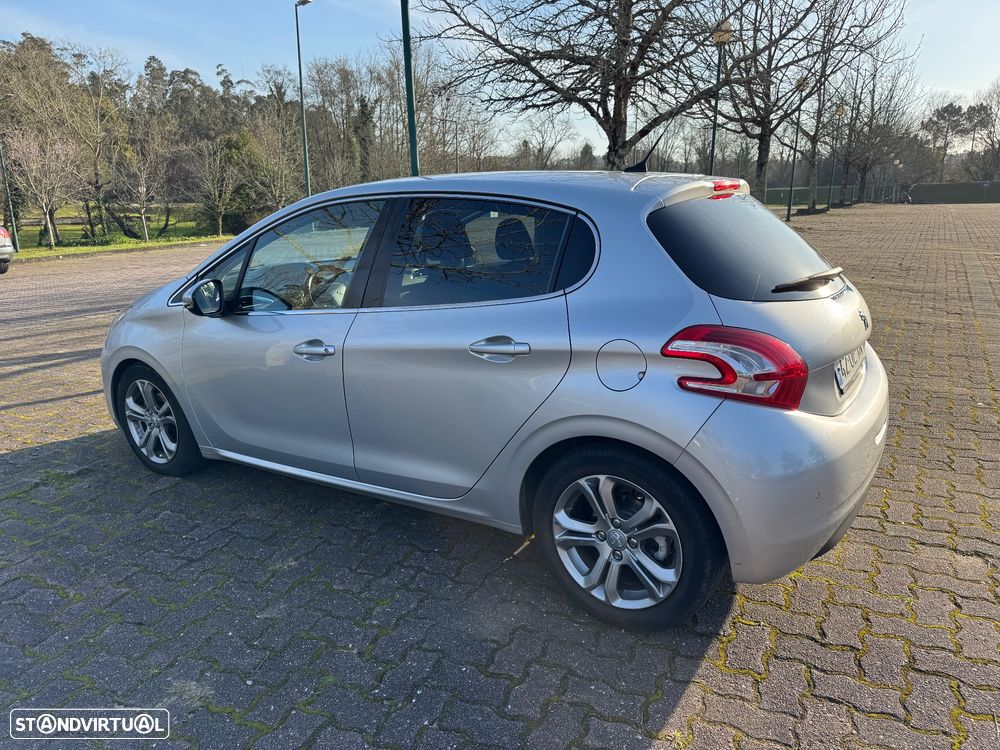 Peugeot 208 1.6 e-HDi Allure 2-Tronic - 3