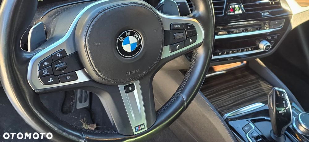 BMW Seria 5 M550i xDrive - 12