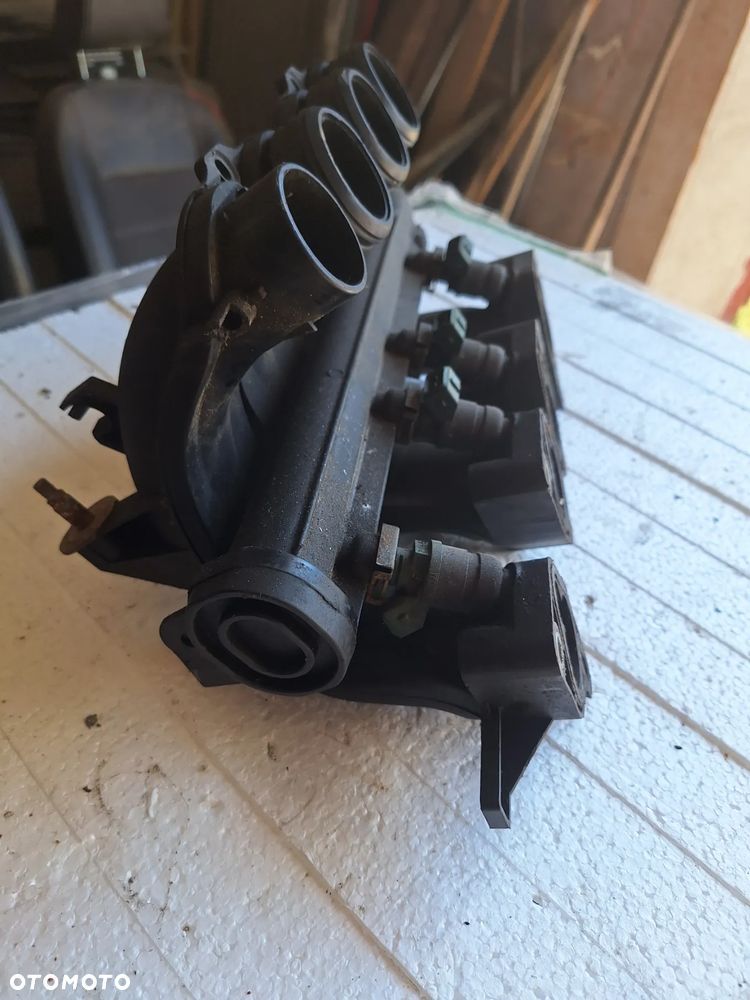 kolektor ssacy wtryski audi a3 8L  1.6 ben  (81/1) - 5