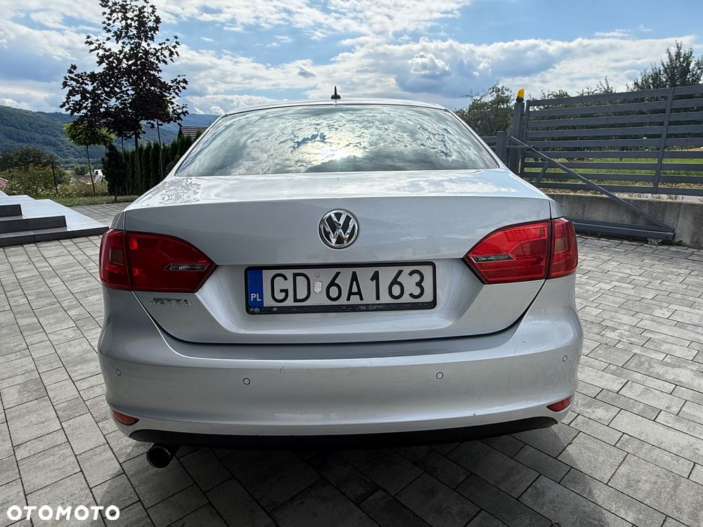 Volkswagen Jetta - 7