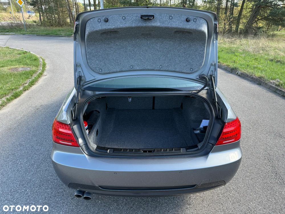 BMW Seria 3 330d xDrive - 9