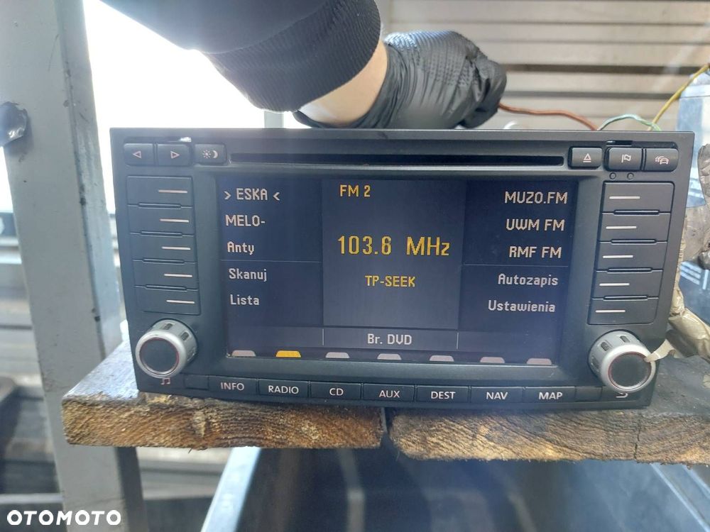 RADIO ODTWARZACZ VOLKSWAGEN TOUAREG I ROZKODOWANE 7L6035191R ID: 238192 - 1
