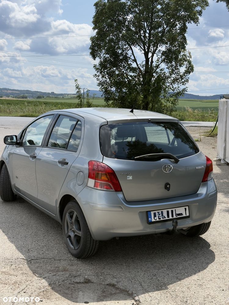Toyota Yaris - 4