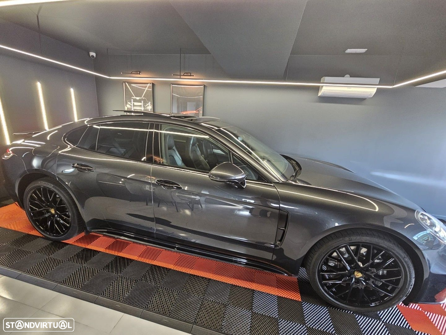 Porsche Panamera 4 E-Hybrid - 4