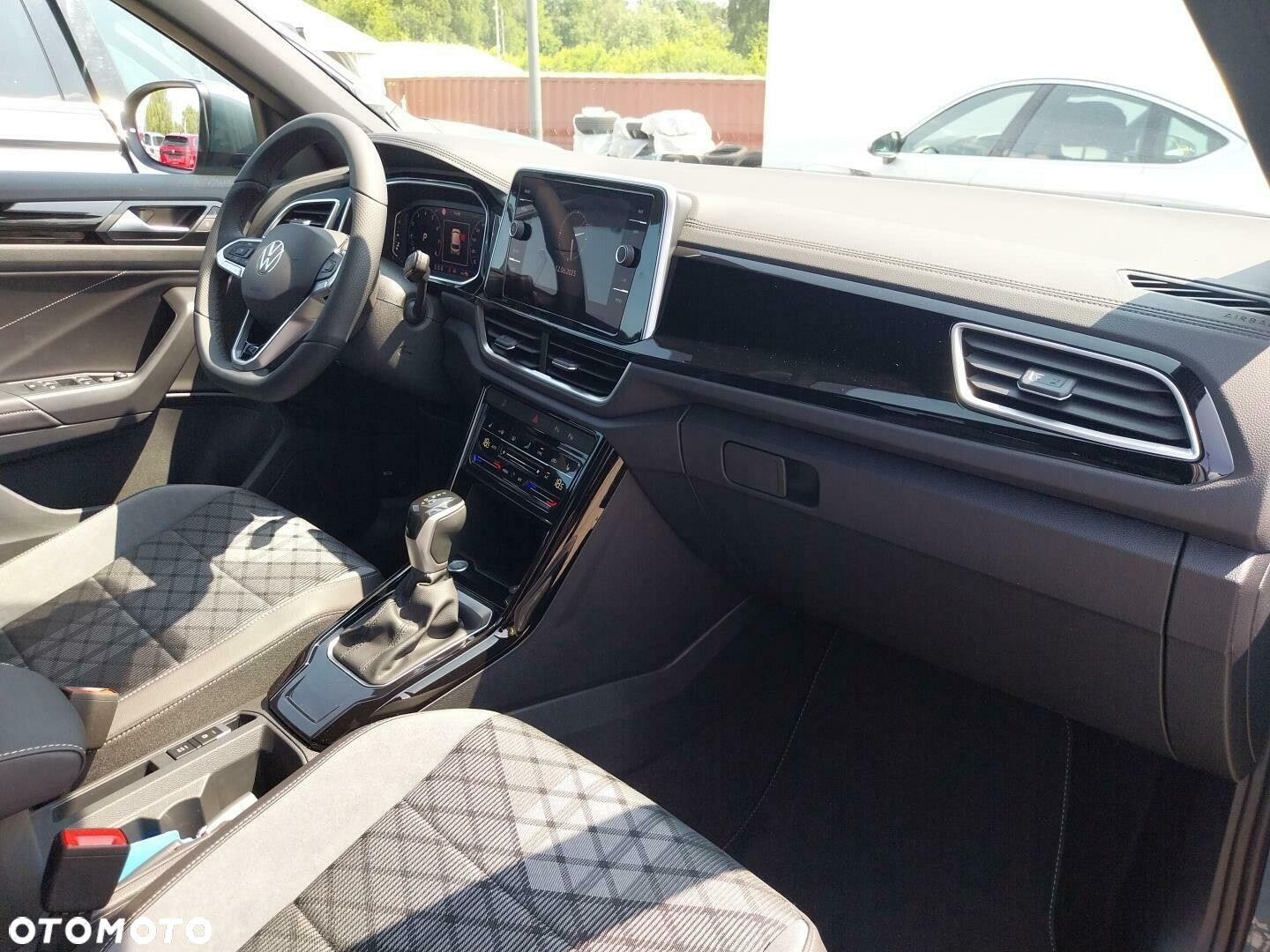 Volkswagen T-Roc - 15