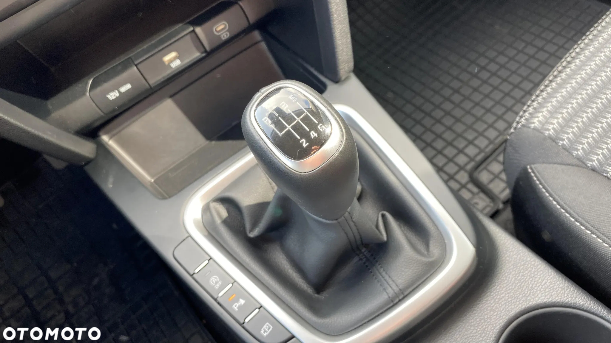 Kia XCeed 1.5 T-GDI M - 11
