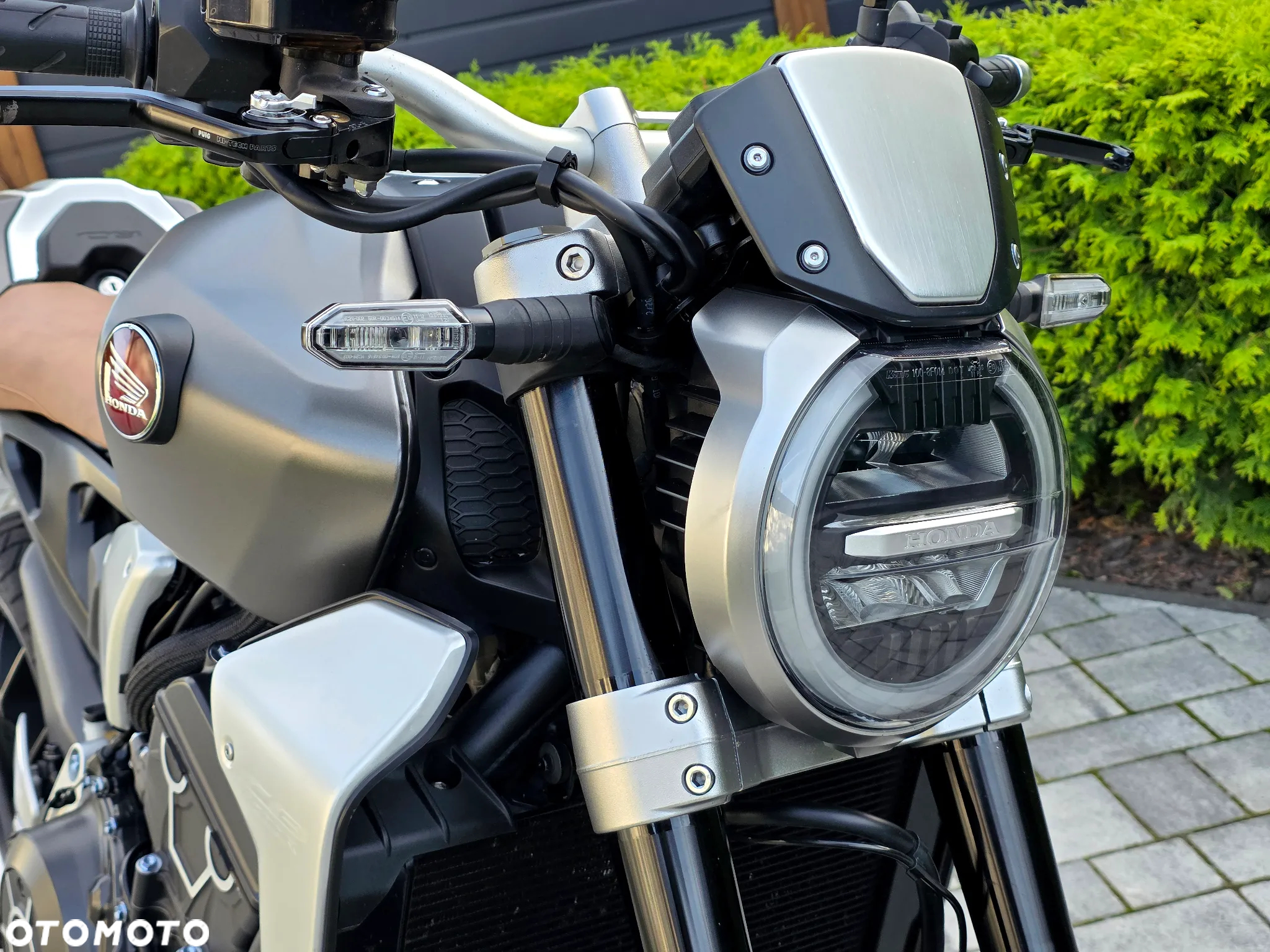Honda CB - 16