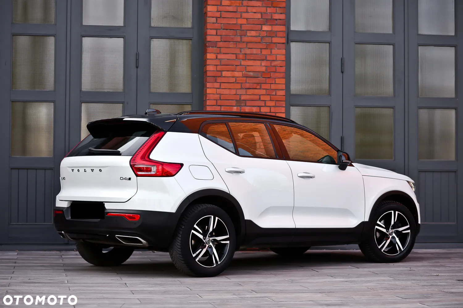 Volvo XC 40 D4 AWD Geartronic R-Design - 16