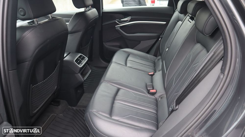 Audi e-tron 55 quattro - 14