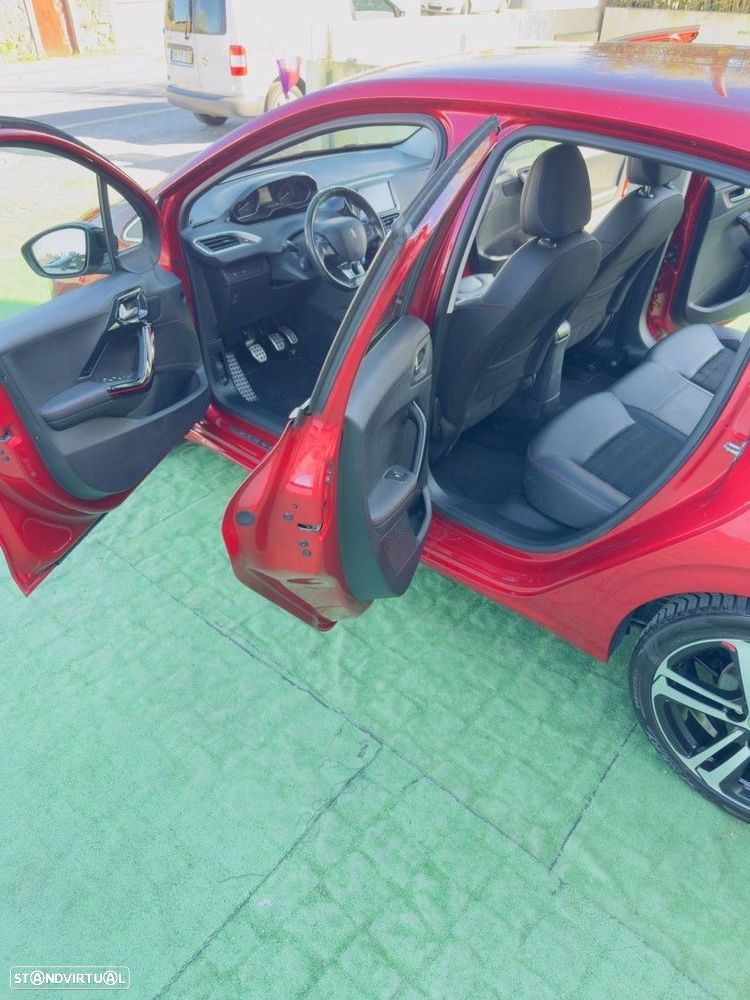 Peugeot 208 1.2 PureTech GT Line - 13