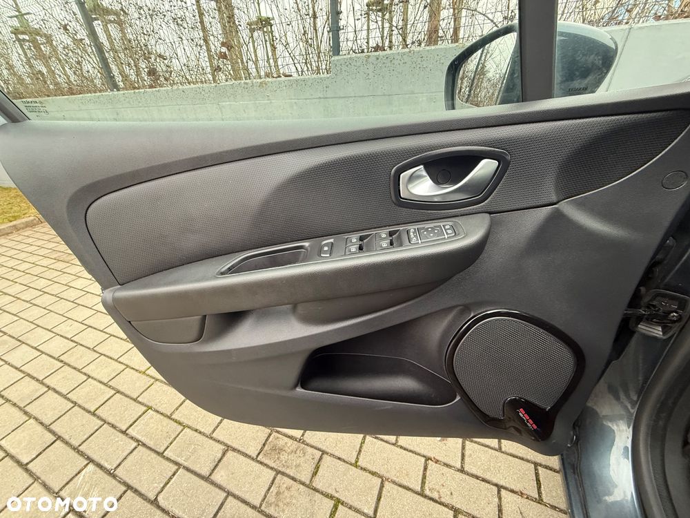 Renault Clio 0.9 TCe Business - 27