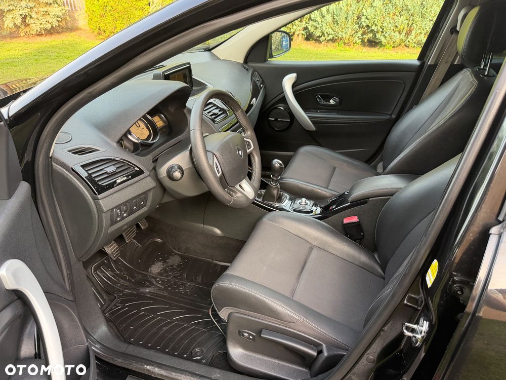 Renault Megane ENERGY dCi 130 Start & Stop Bose Edition - 24