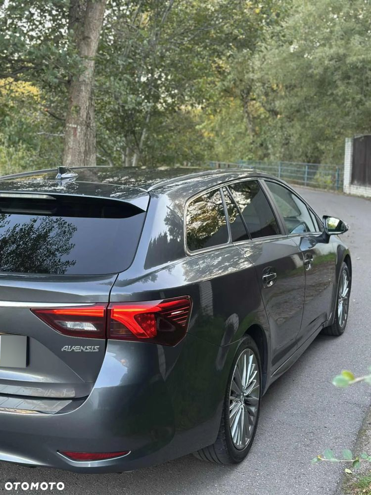 Toyota Avensis Touring Sports 1.8 Executive - 4