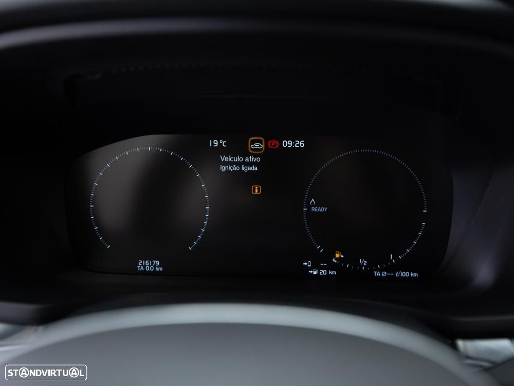Volvo V60 2.0 T8 AWD TE Momentum Plus - 24