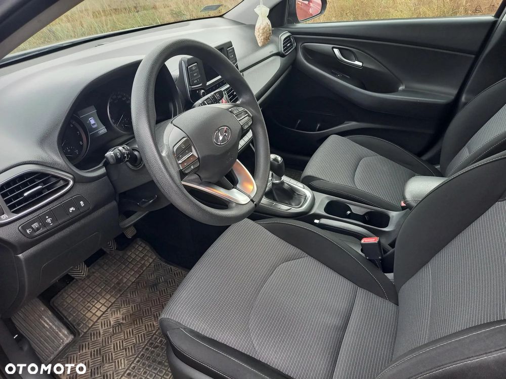 Hyundai i30 1.4 Classic + - 9