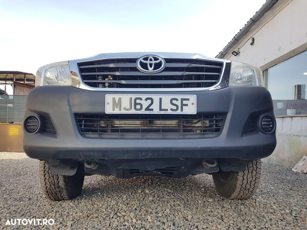 Bara fata Toyota Hilux 2010 - 2015 Alb (640) model fara spalatoare far