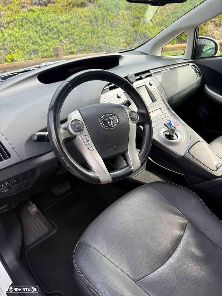 Toyota Prius - 4