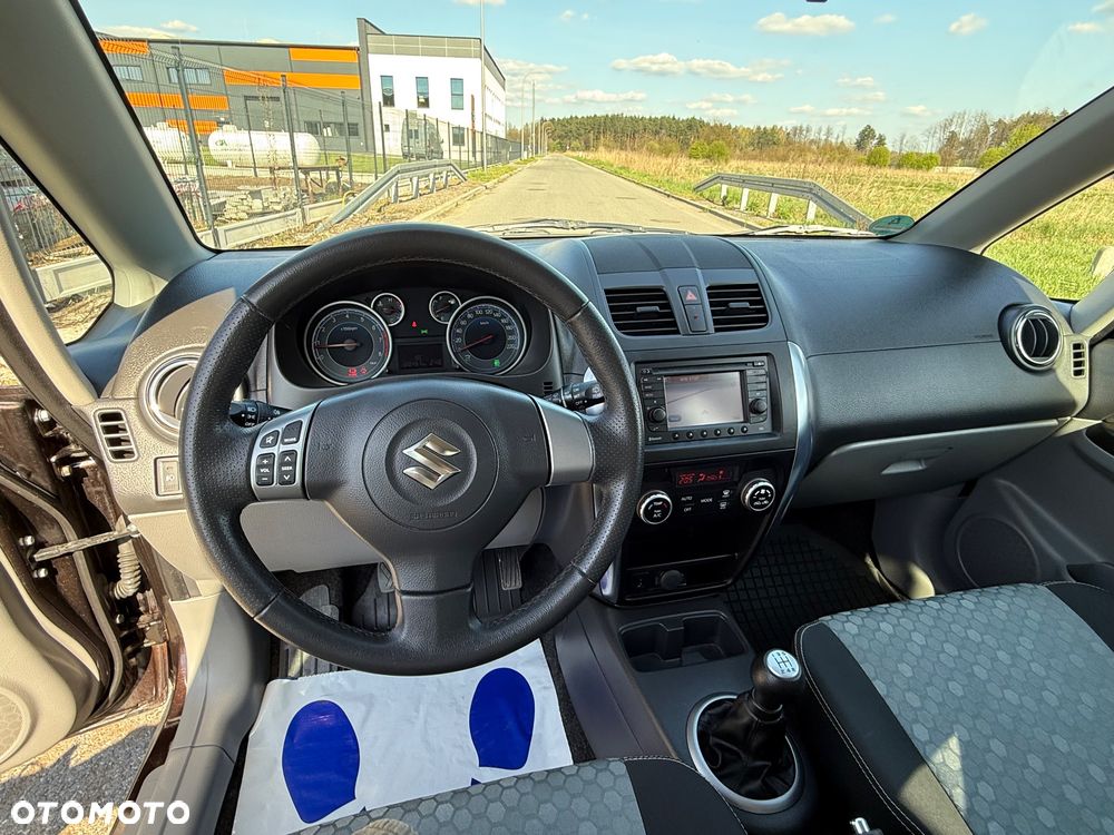 Suzuki SX4 1.6 Premium 4WD - 28