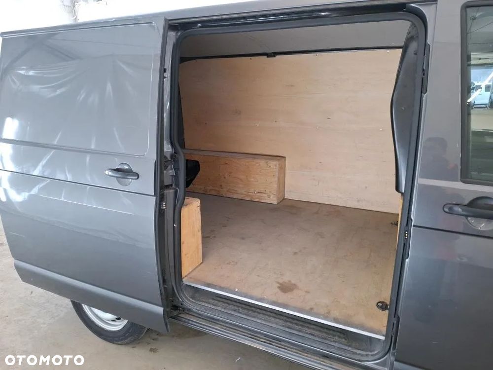 Volkswagen Transporter - 9