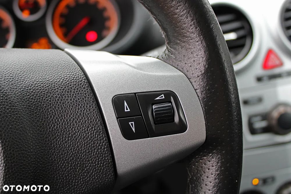 Opel Corsa 1.2 16V Innovation - 30