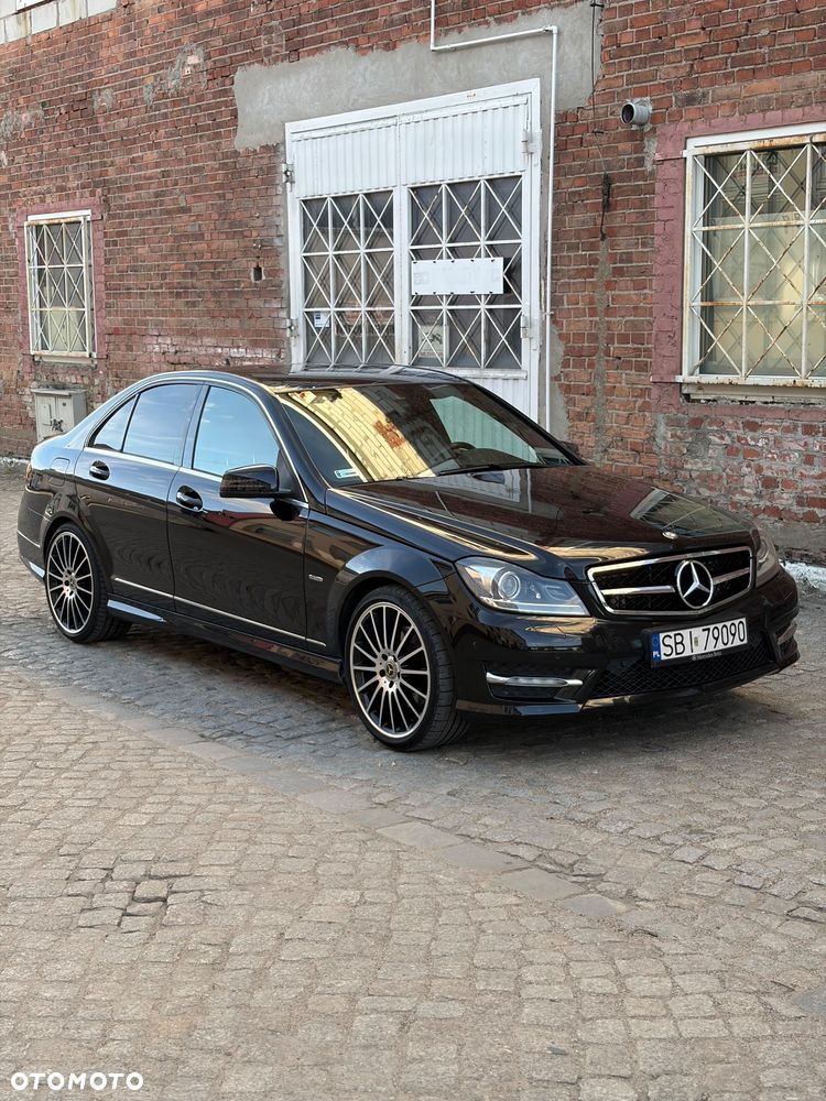 Mercedes-Benz Klasa C 300 CDI DPF 4Matic (BlueEFFICIENCY) 7G-TRONIC Avantgarde - 2