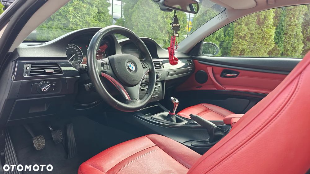 BMW Seria 3 320i - 29