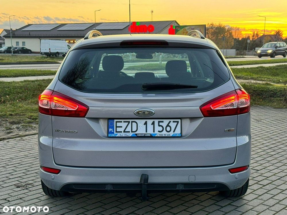 Ford Mondeo 2.0 TDCi Ghia - 12