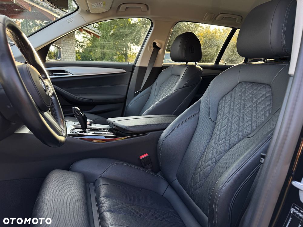 BMW Seria 5 520d Luxury Line - 24