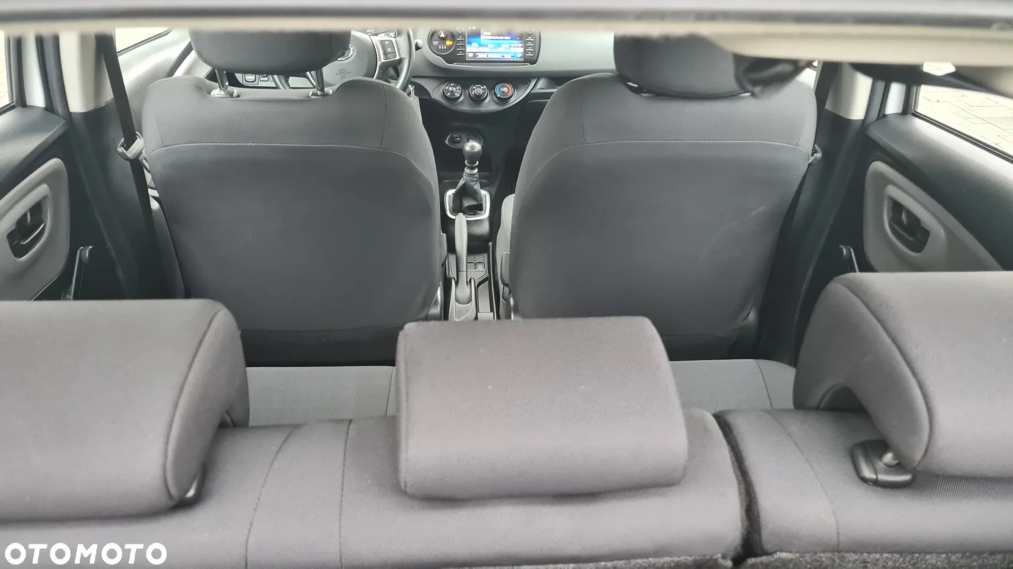 Toyota Yaris 1.5 Dynamic - 12