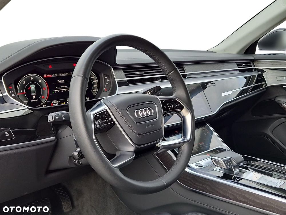 Audi A8 - 10