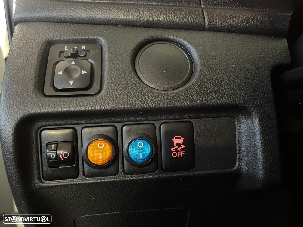 Mitsubishi L200 2.3 DI-D CD Invite 4WD - 24