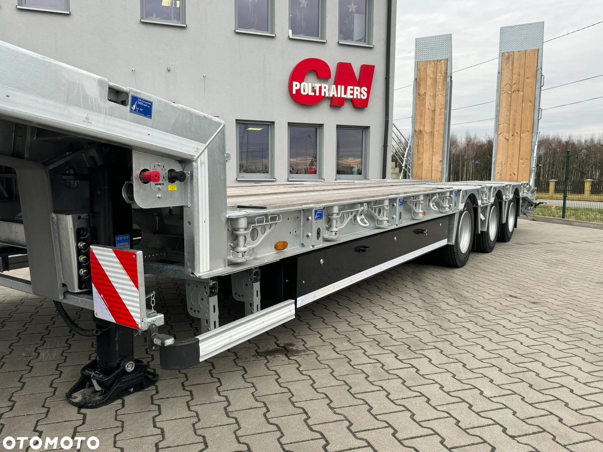 Humbaur Ocynkowana rama, Twarde drewno, W pełni hydrauliczne rampy - 3