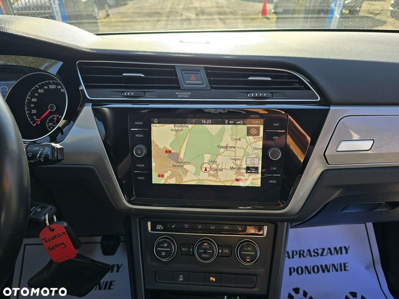 Volkswagen Touran - 25