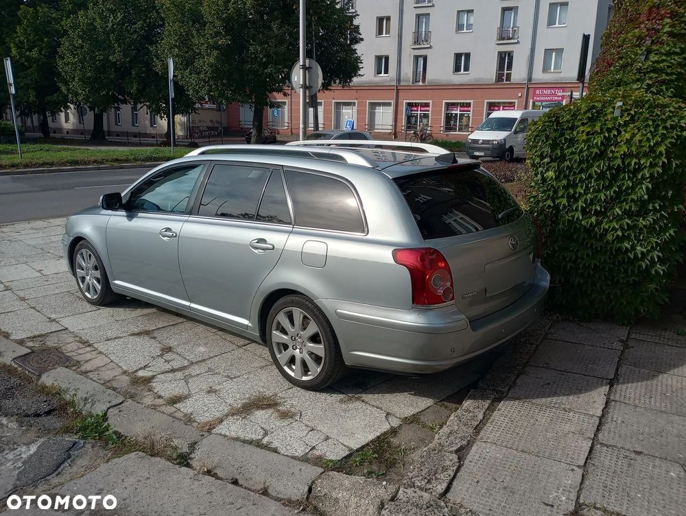 Toyota Avensis - 5