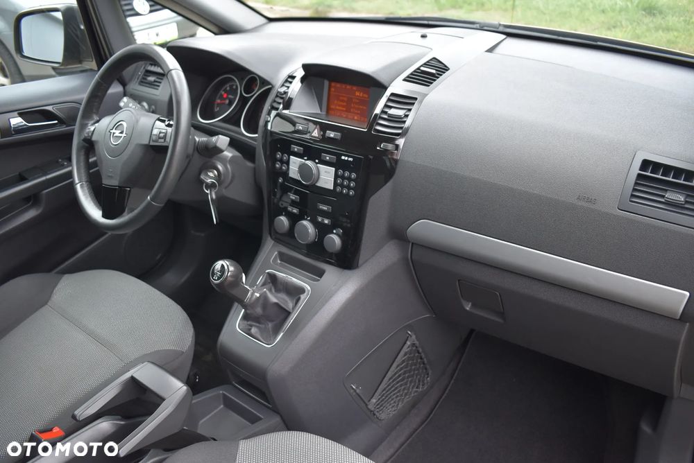 Opel Zafira - 39